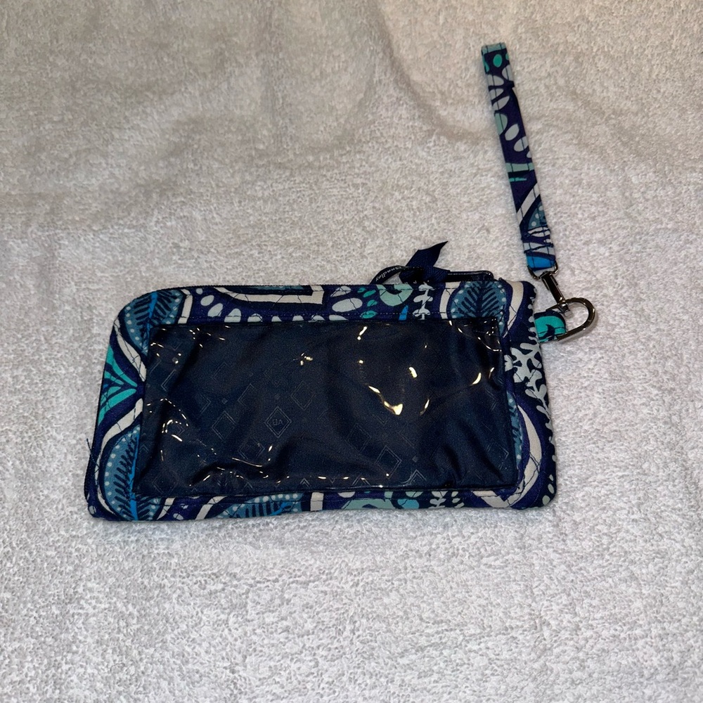 Vera Bradley Tech Wristlet Retired Pattern Blue Island Medallion. - Picture 6 of 8